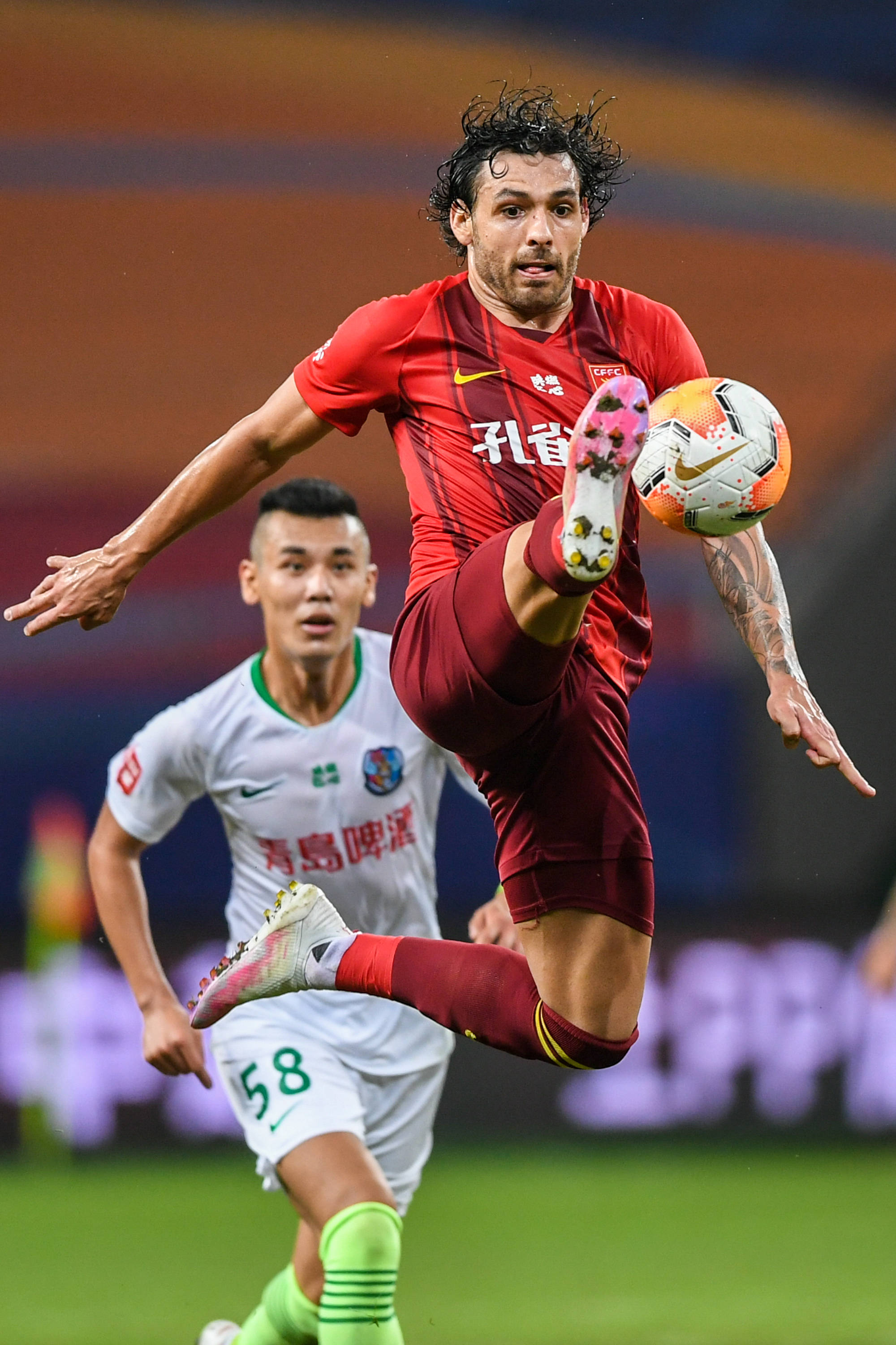 马丁内利：我进球后和马杜埃凯有过交流，我说他的进球更精彩