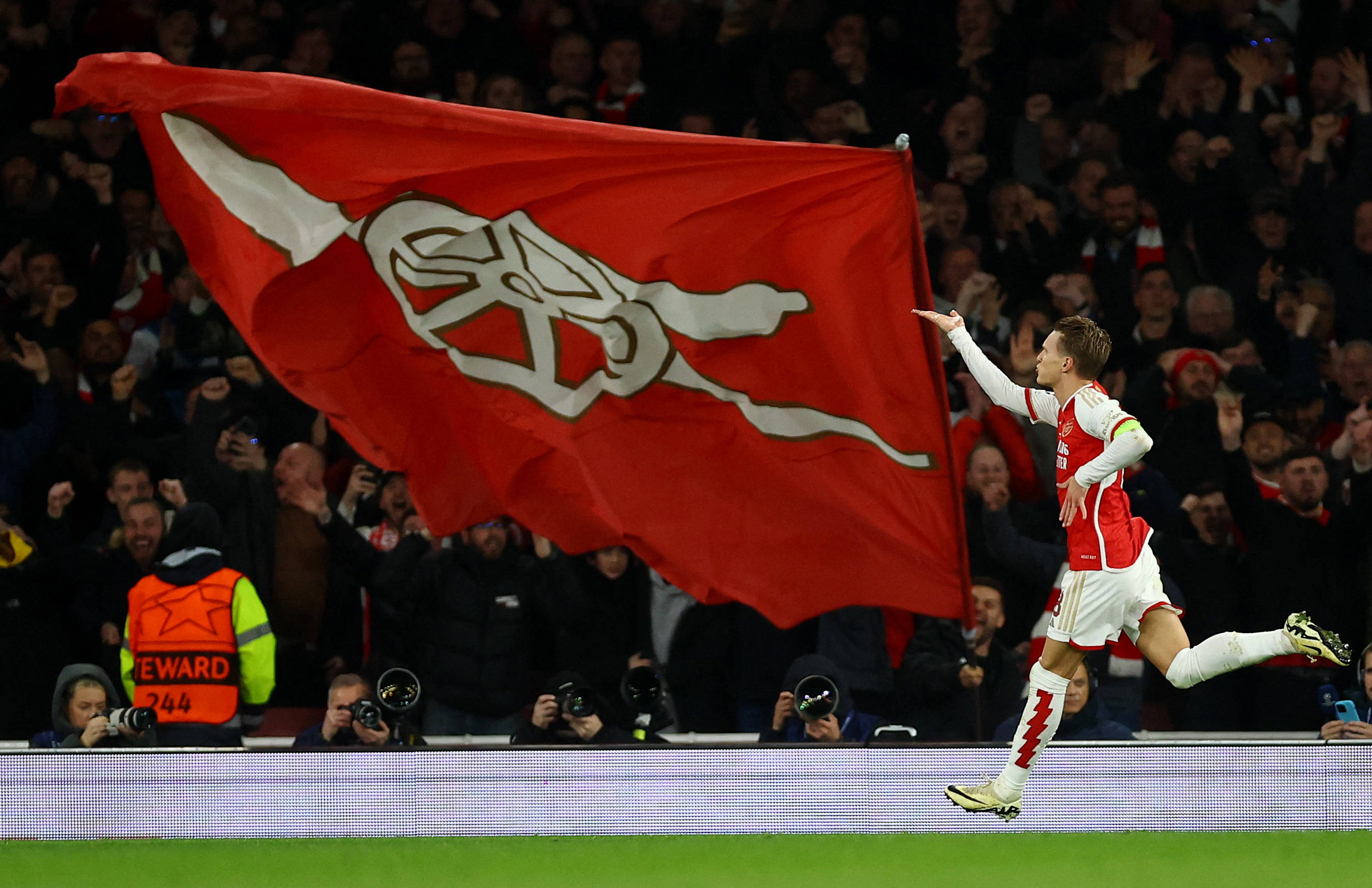 布鲁日主帅：我们采取了正确的战术，三破巴萨球门让我满意