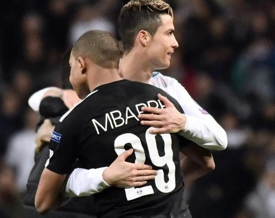 中国澳门球员：澳门联赛球员平均每场收入约445-890元人民币